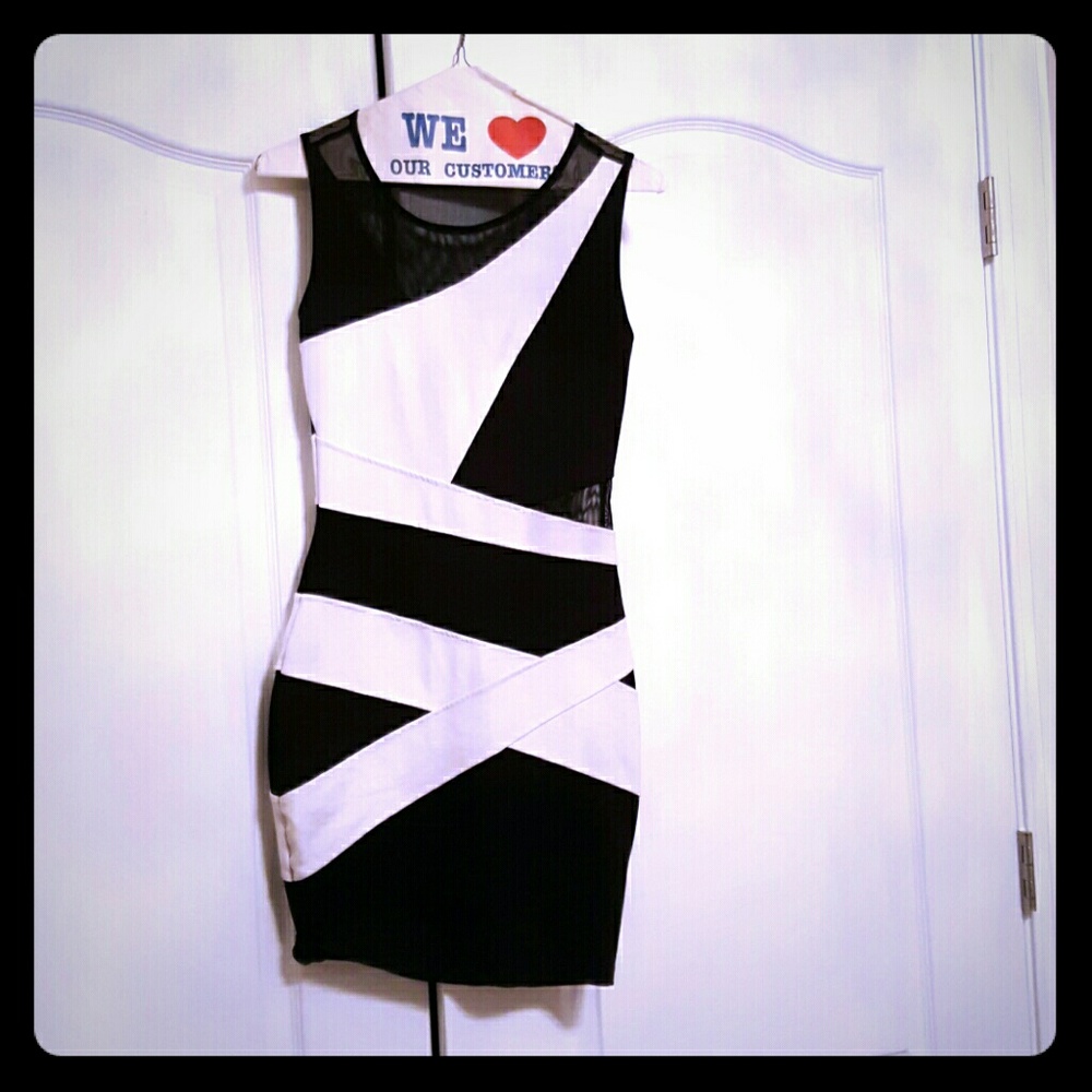 Black and white right dress