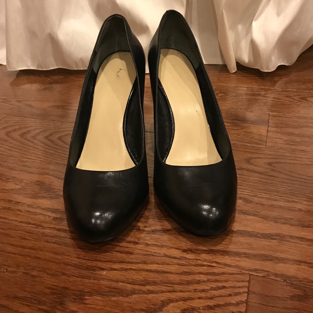 Nine West Size 10 Black pumps