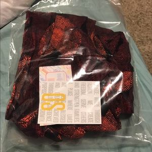 Lularoe OS valentines leggings