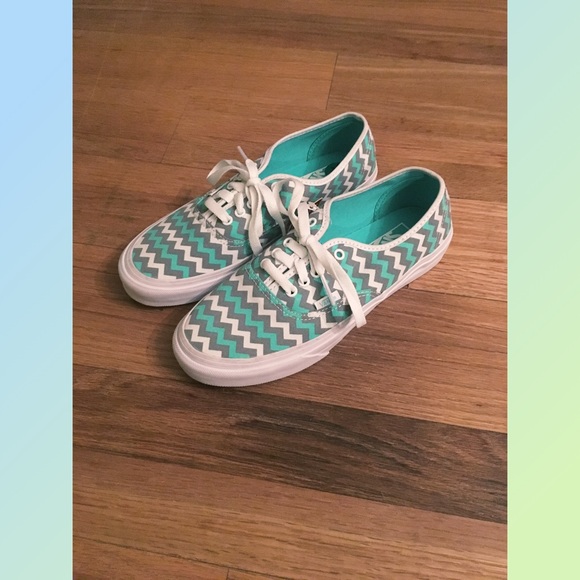 Vans Shoes - ✨Mint/White/Light Grey Chevron Print Vans✨
