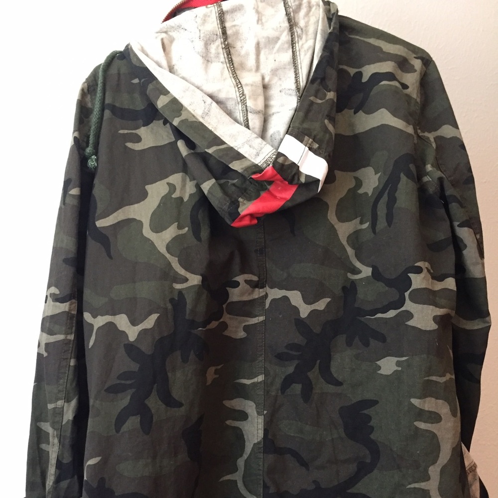 Oversized camouflage jacket
