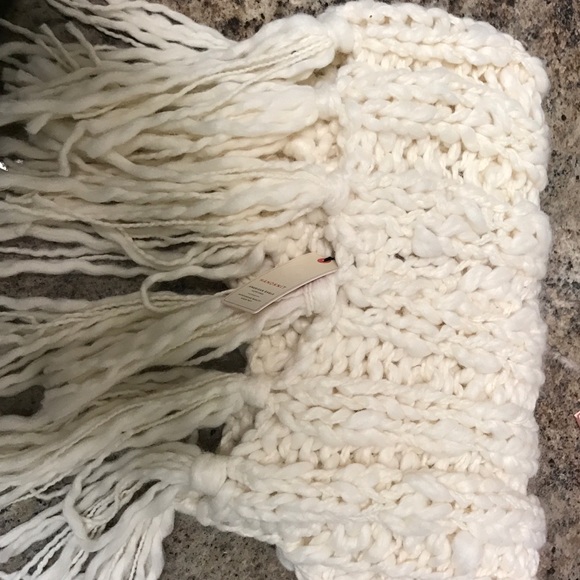 American Eagle Scarf - Picture 2 of 3