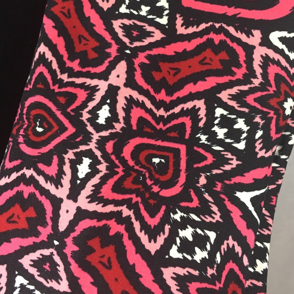 TC LuLaRoe Leggings Valentines Day