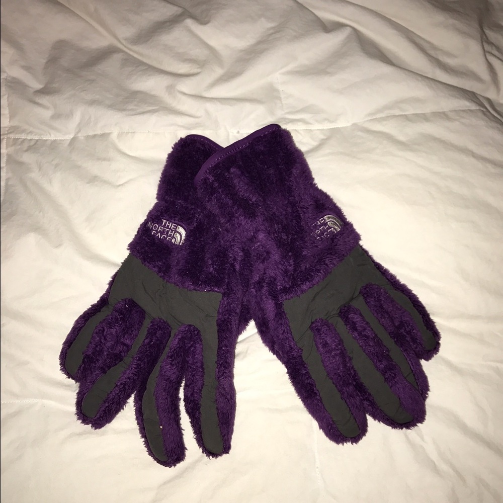 Women's North Face gloves