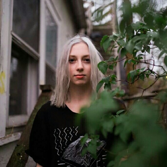 Meet your Posher, Jennifer - Picture 1 of 1