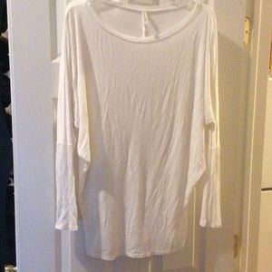 Off-white 3/4 length raglan sleeve stretch cotton