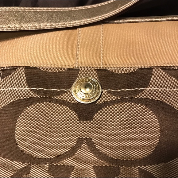 Coach Signature Hand Bag - Picture 4 of 4