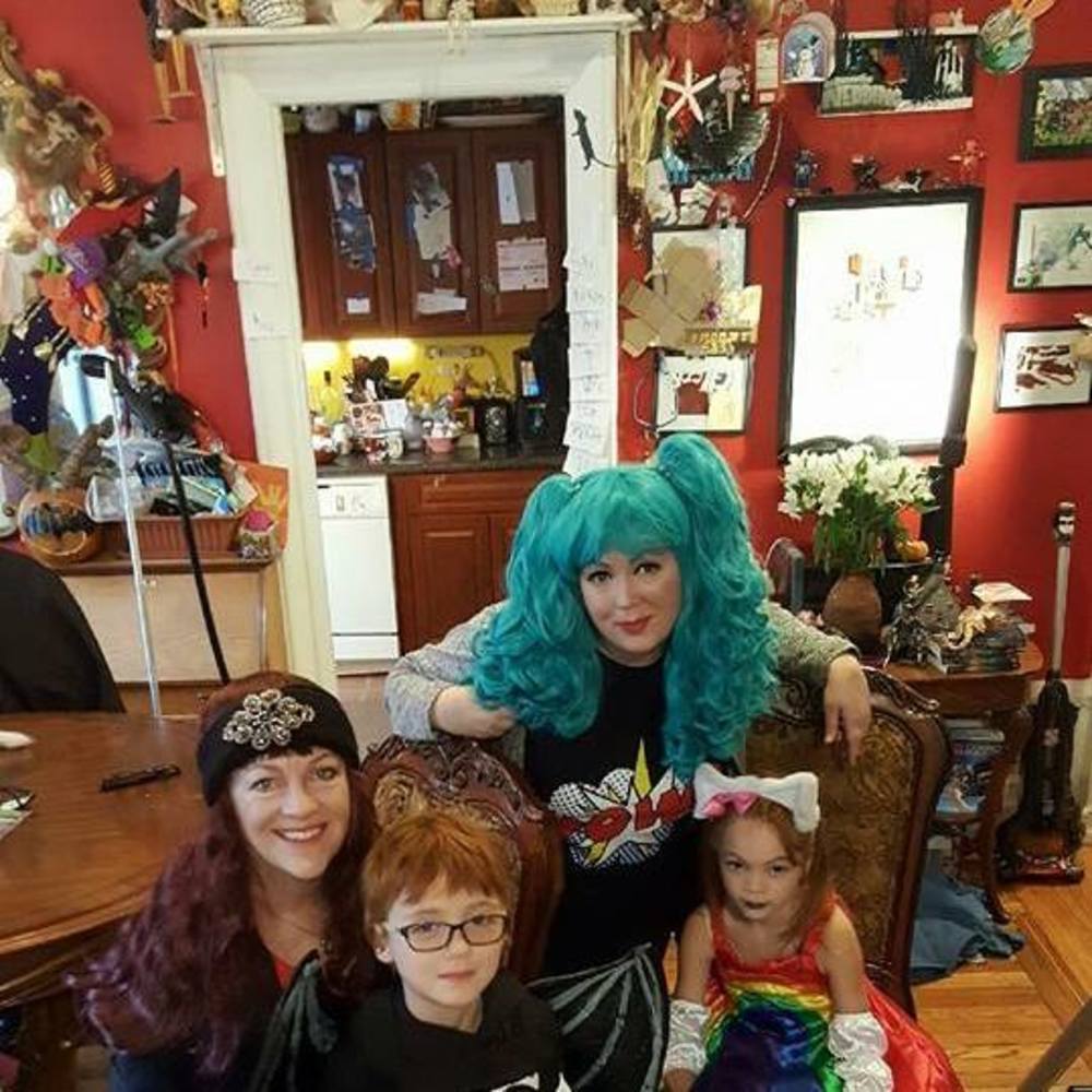 Meet your Posher, Alexis