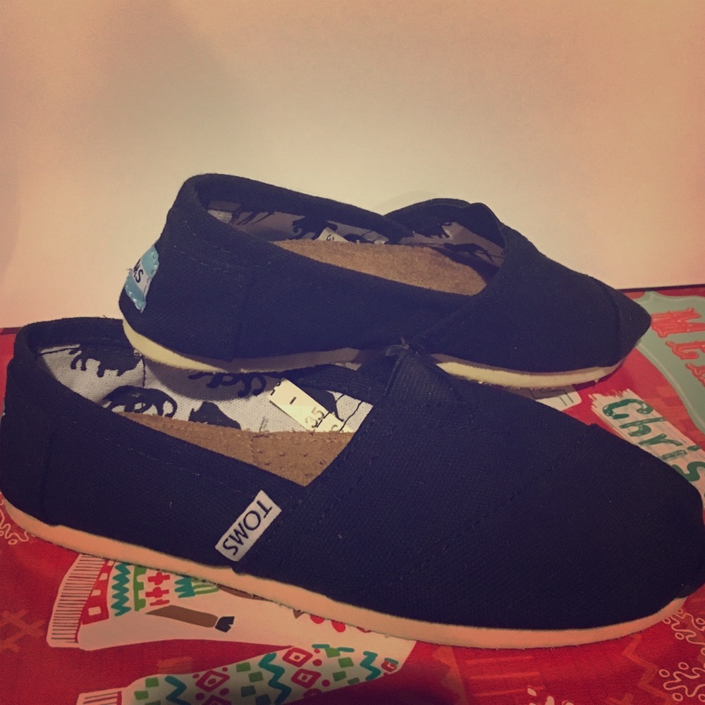 Black toms