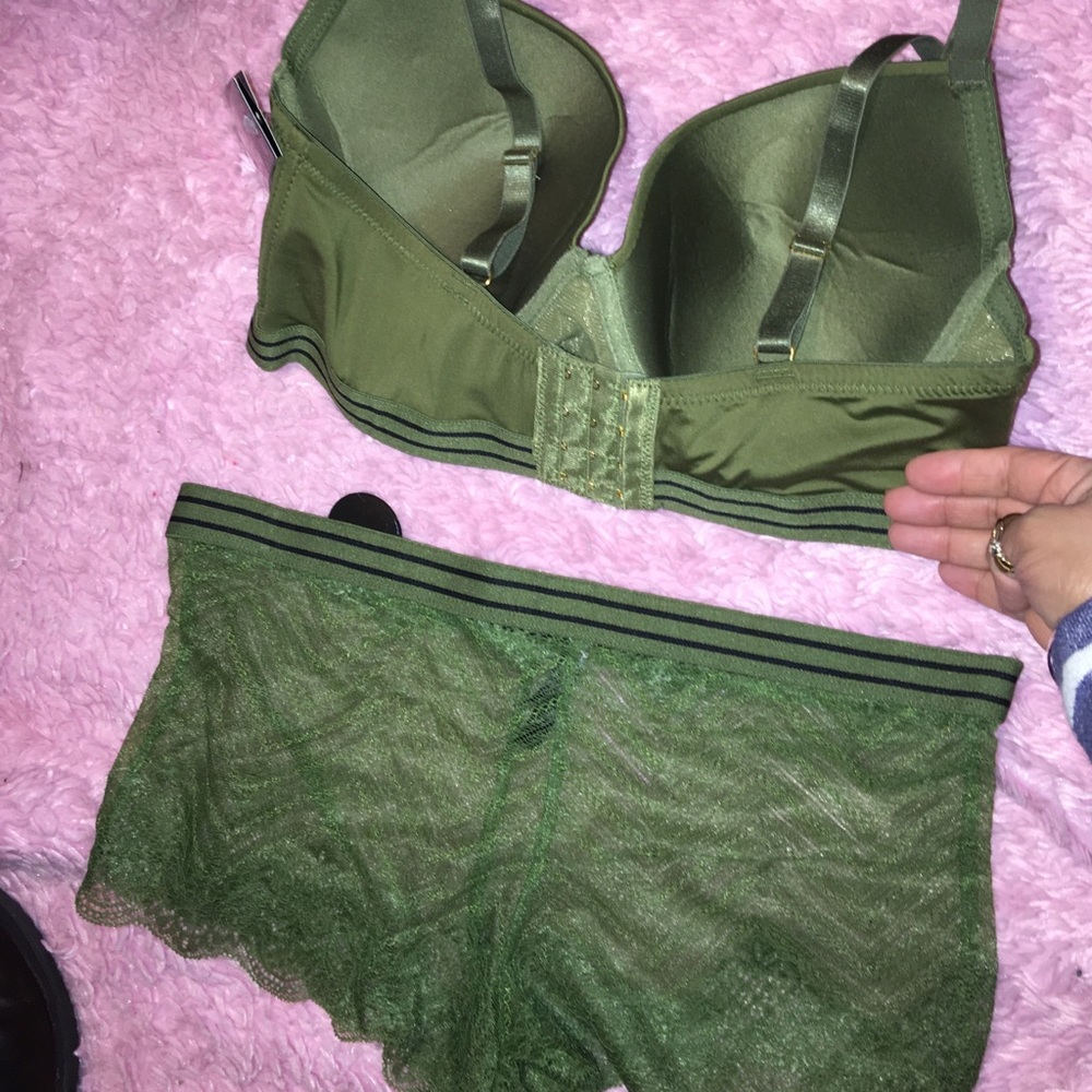 PLUS SIZE 🛑SALE Bra Set👙 - Picture 2 of 2