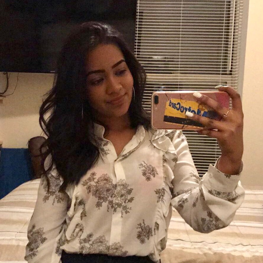 Meet your Posher, Janan
