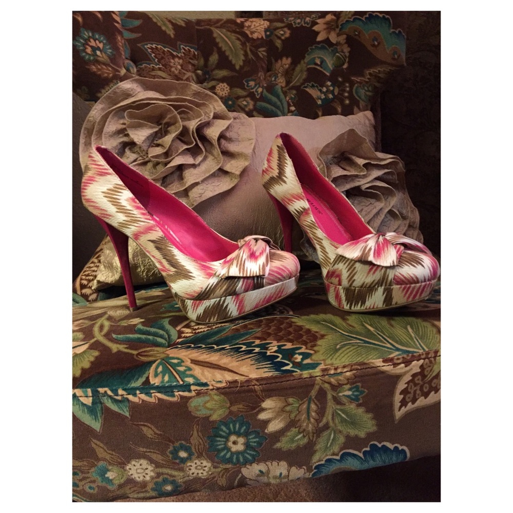 🎉 HP 🎉 JustFab Platform Heels