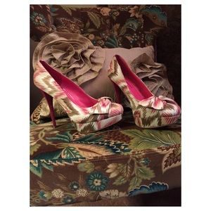 🎉 HP 🎉 JustFab Platform Heels