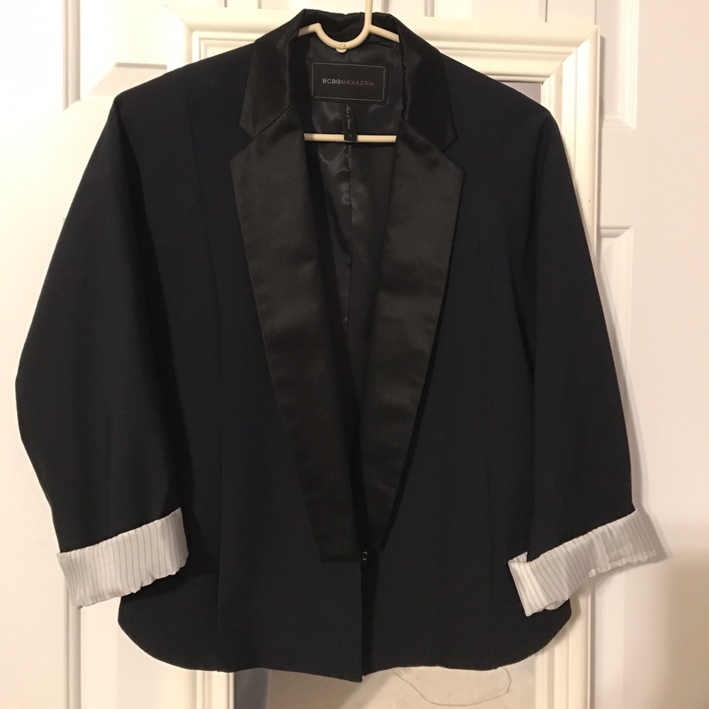 BCBGMaxAzria Navy Blue cropped Blazer