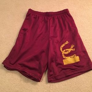 maroon drawstring basketball shorts