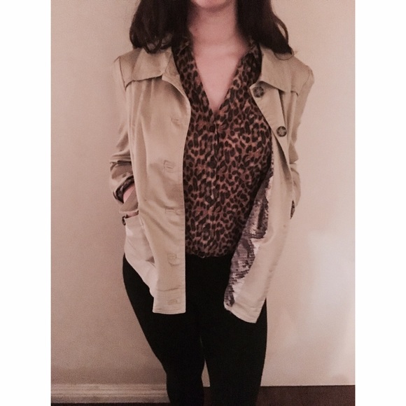 Tan jacket - Picture 2 of 4