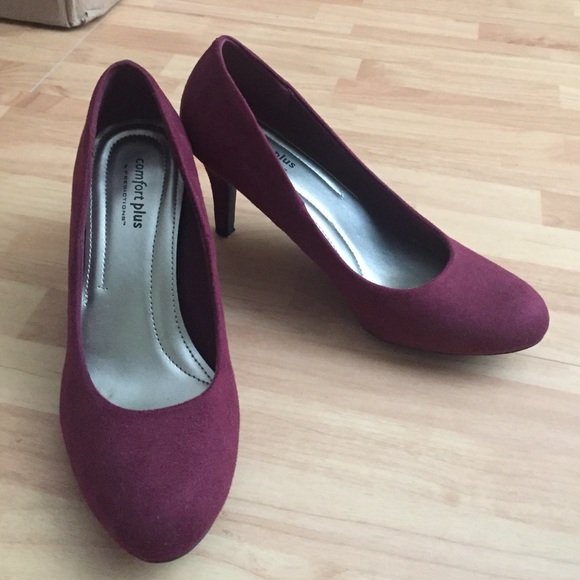 comfortable suede pumps