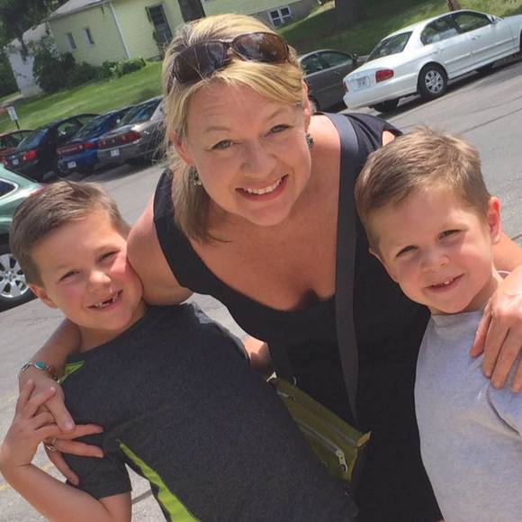 Meet your Posher, Laura - Picture 1 of 1