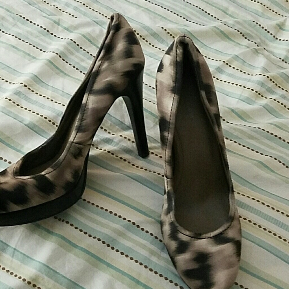 CALVIN KLEIN PUMPS FOR SALE