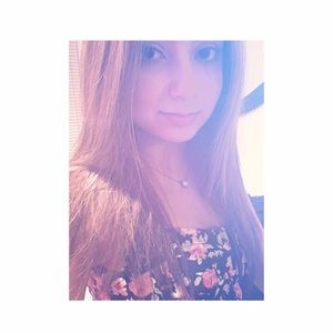 Meet your Posher, Hillary