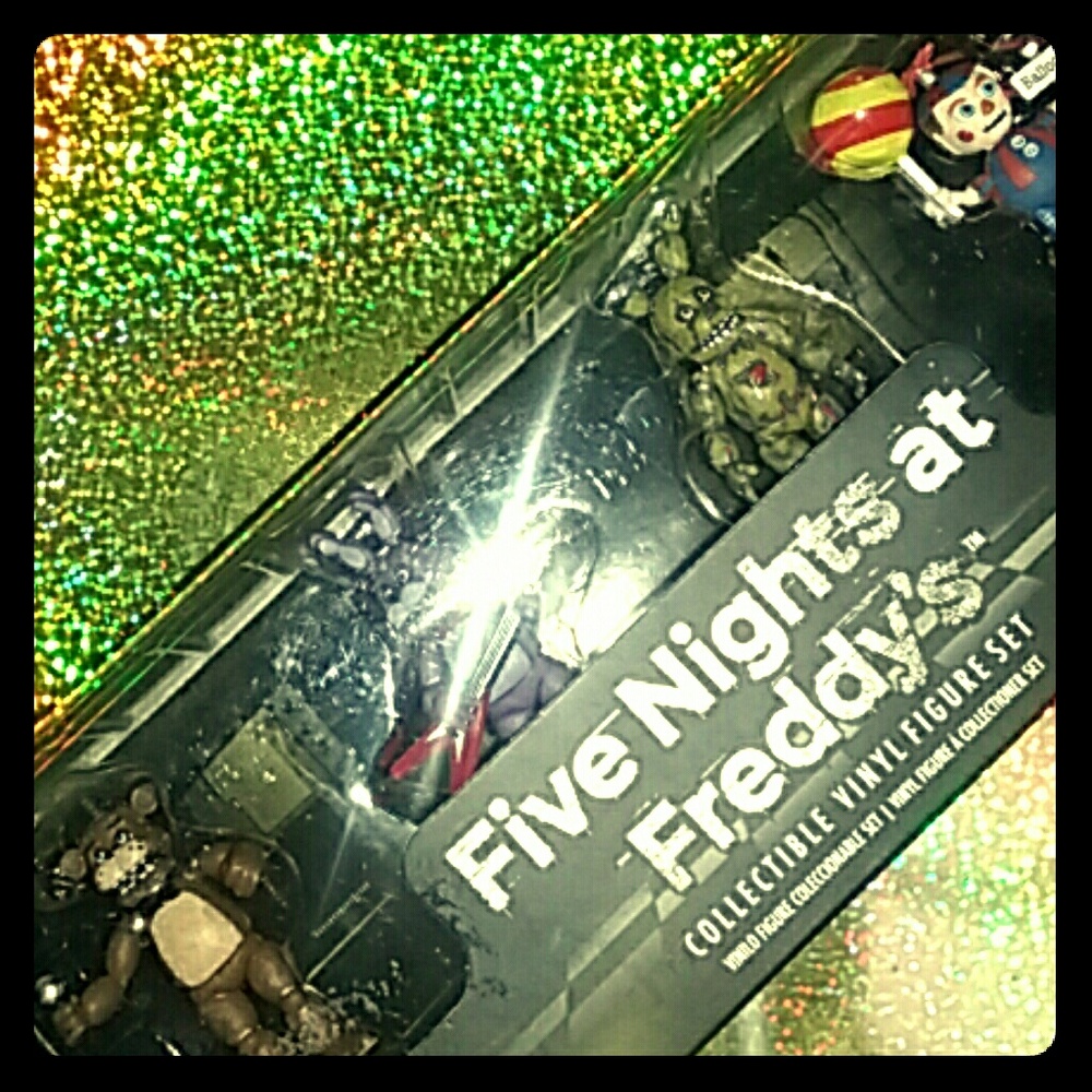 Five nights at freddy's small vinyl set two