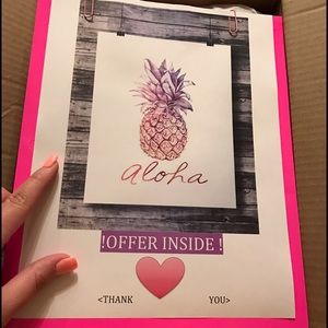 First Package about to be sent out 🍍🍍🦄🦄❤️️🍍