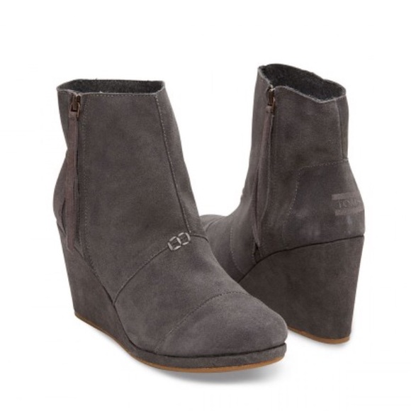 TOMS Shoes - NWOT Toms Desert wedge booties!
