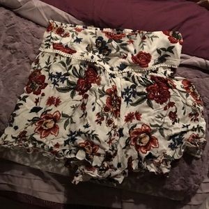 AE floral shorts!