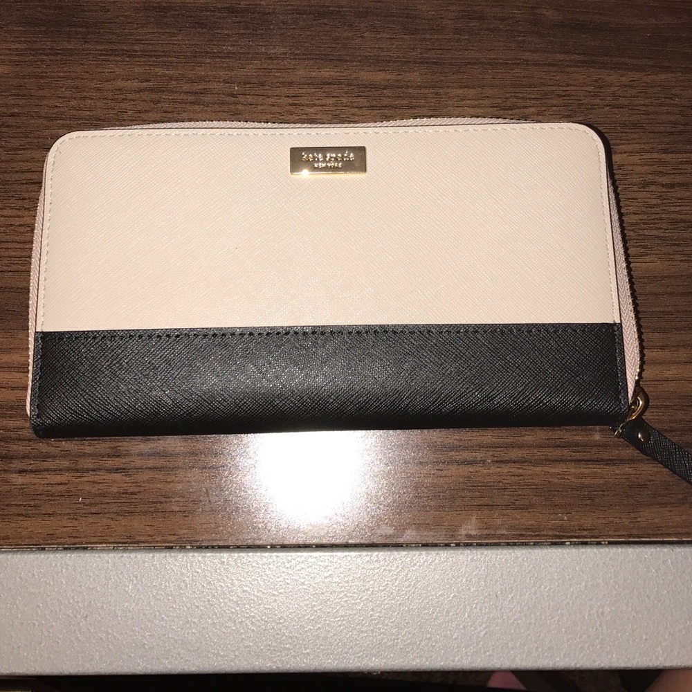 Brand new Kate Spade neda wallet
