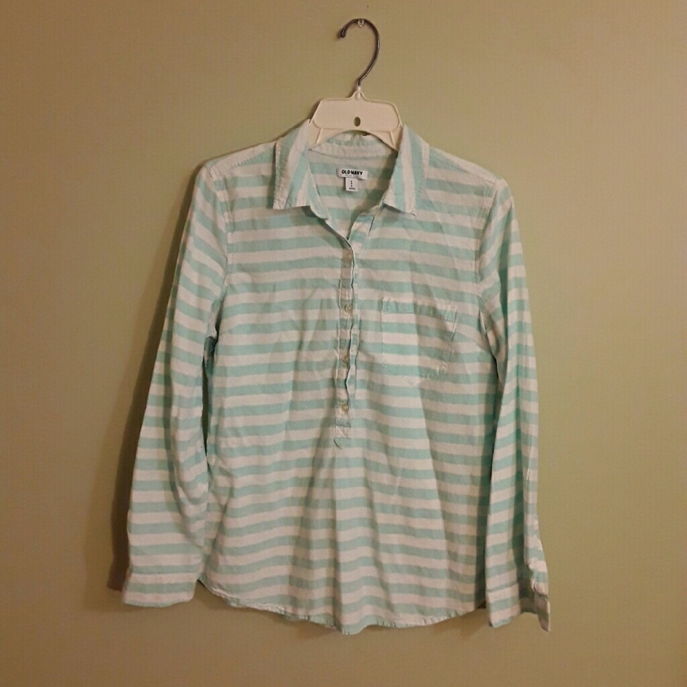 Old navy button down shirt