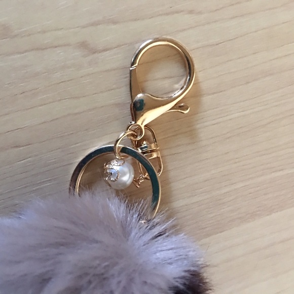 Fur Pom Purse Charm/Keychains, 2 Tone Fur Balls - Picture 2 of 3
