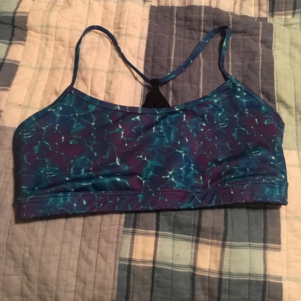 💋SOLD💋 Marika size M patterned sports bra