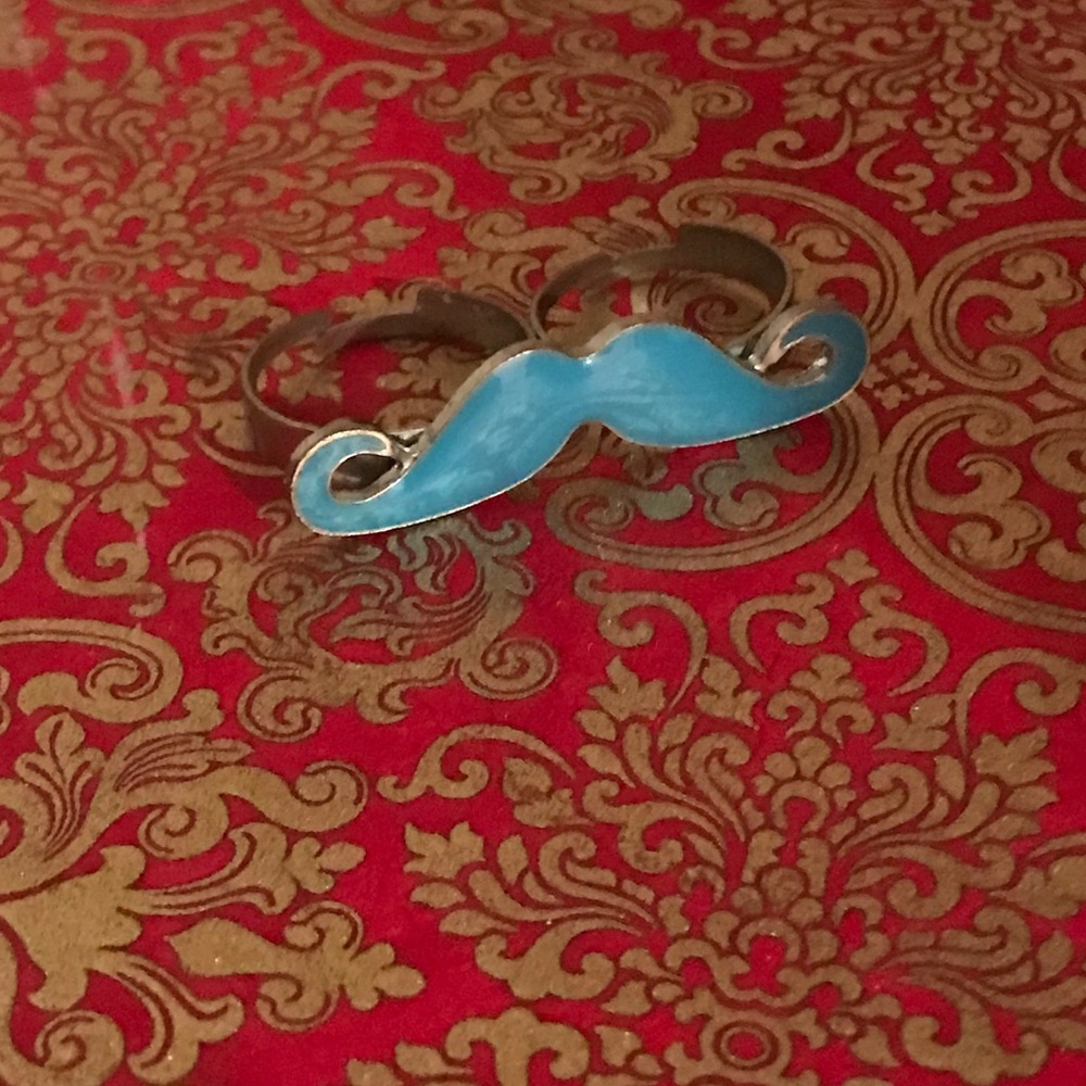Mustache ring