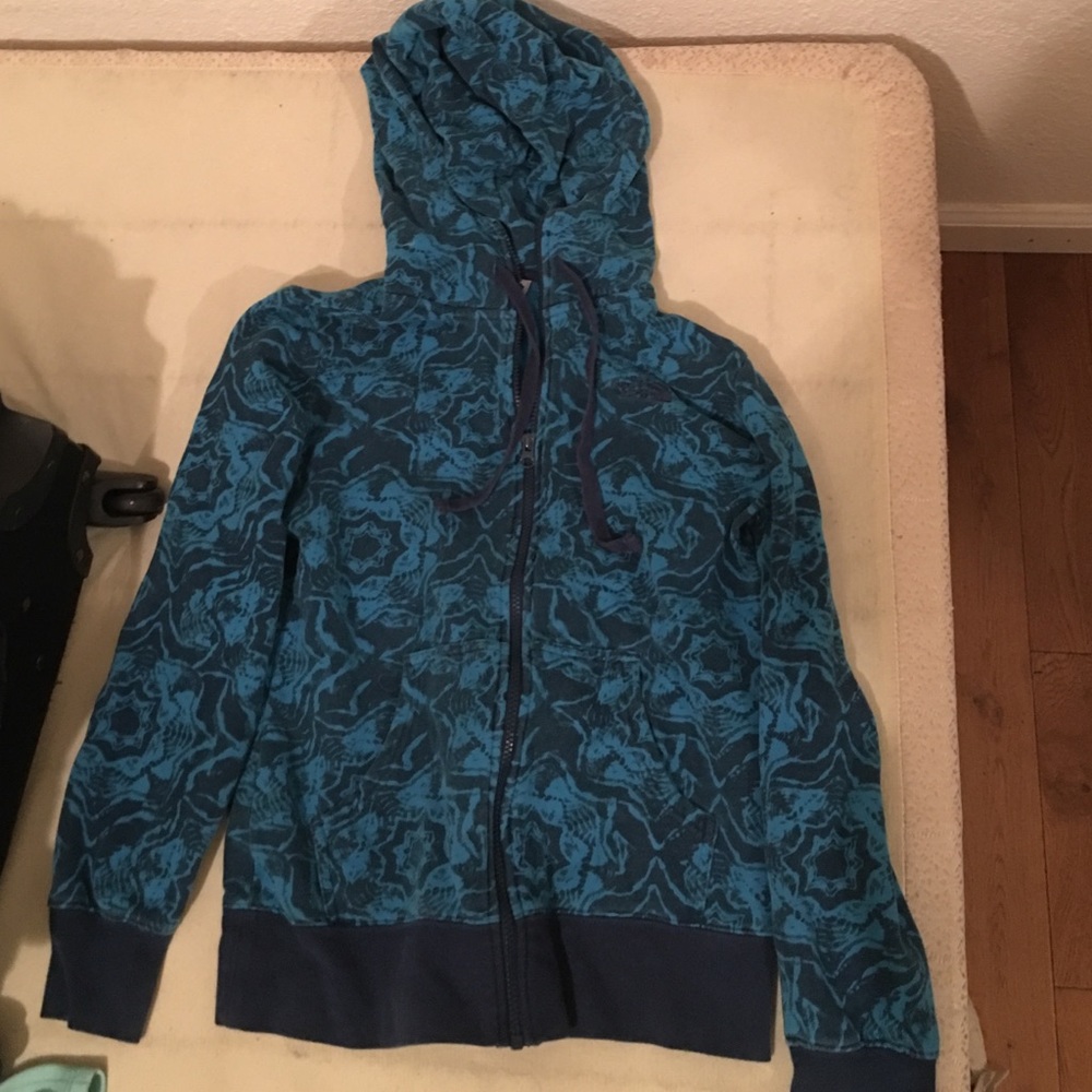 Lightly worn blue geometric northface jacket