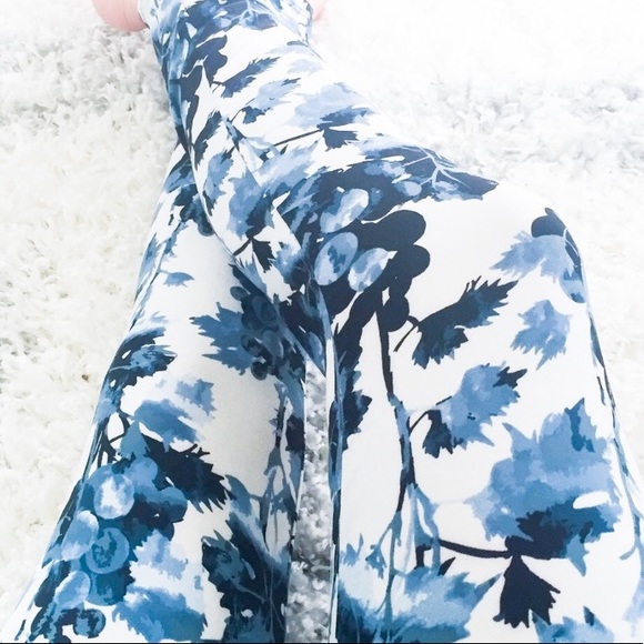 Farmstyle Chic Leggings - Picture 3 of 3