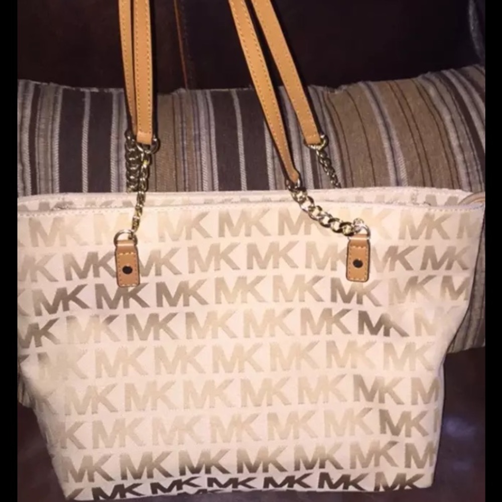 Brand new never used Michael kors bag