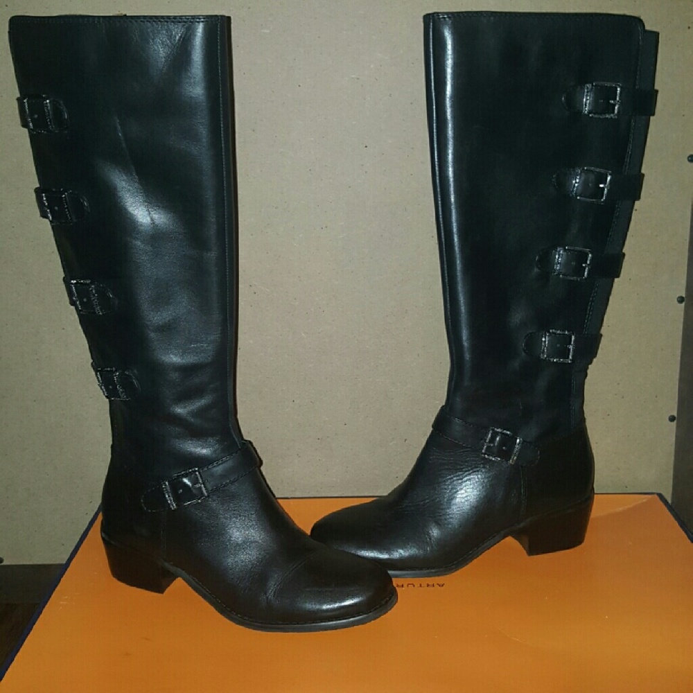 Arturo Chiang riding boots