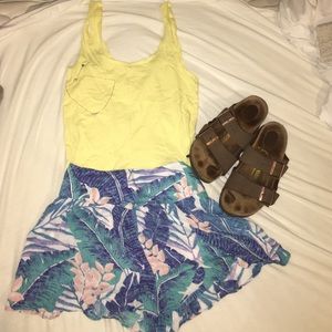 American Eagle tropical pattern flowey shorts!