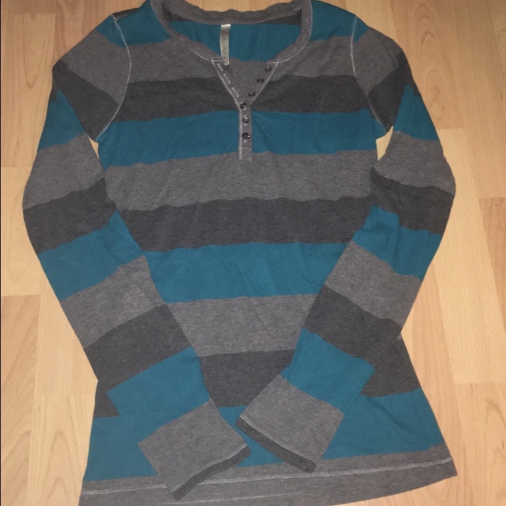 striped top!💜