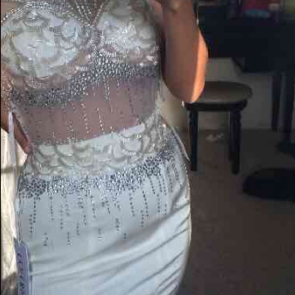PROM DRESS - Picture 4 of 4