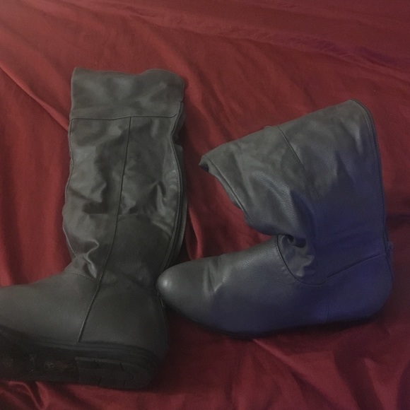 High knee boots... - Picture 3 of 3