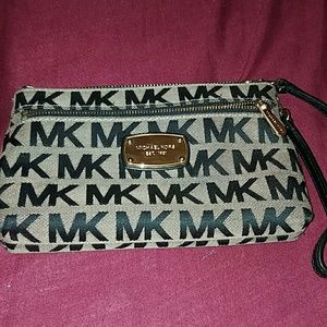 Michael Kors Signature Wristlet