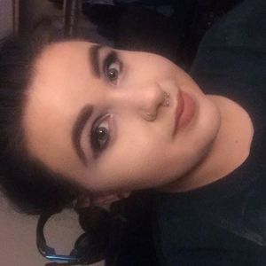 Meet your Posher, Holly