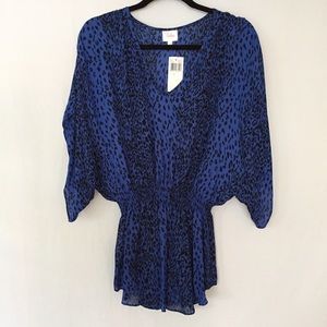 NWT Black and blue animal print Parker top. Small
