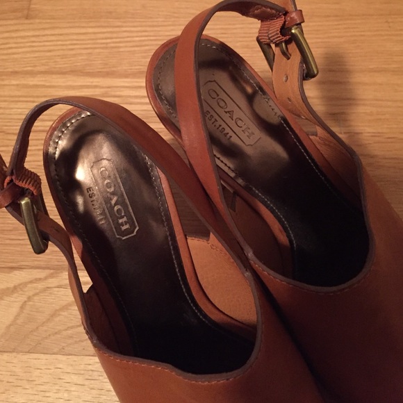 NWOT Coach leather and wood peep toe pumps - Picture 3 of 4