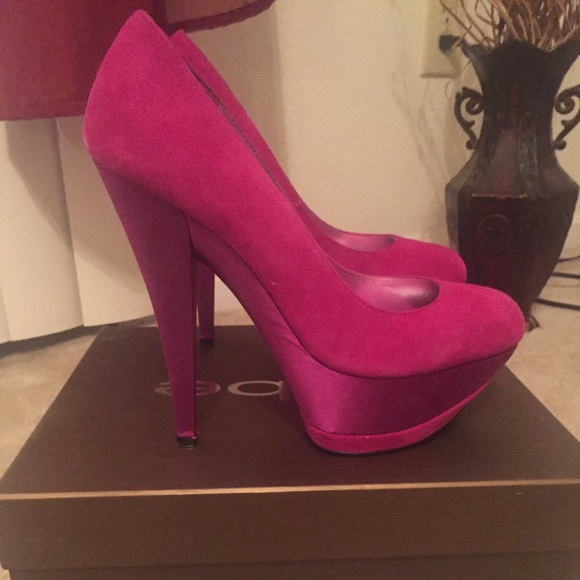 Bebe's Pink Tristian- fuchsia suede heels. - Picture 1 of 3
