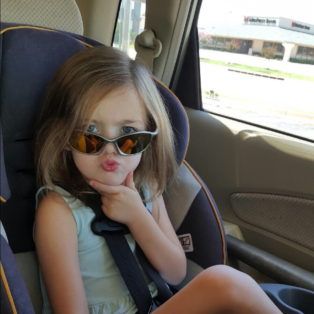 Meet your Posher, Emily