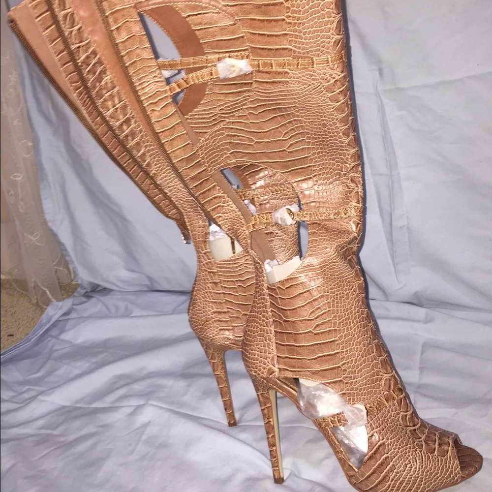 "VERENICE" Faux Snakeskin Cut-Out Heel Boots