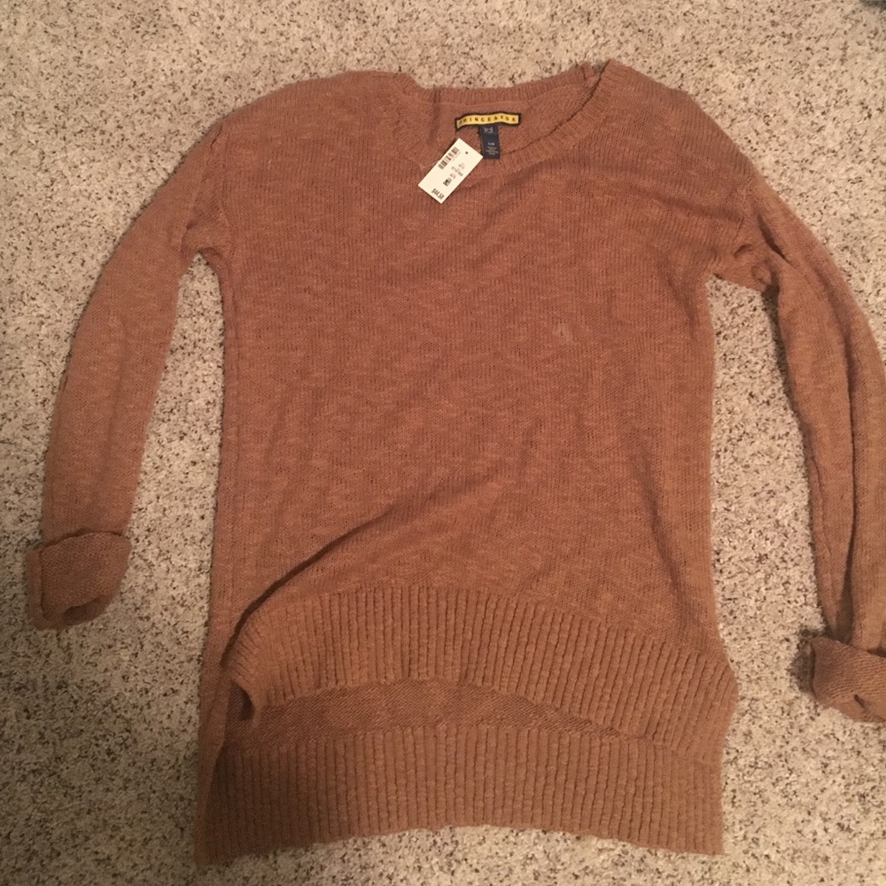 NWT High low sweater