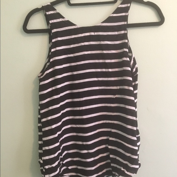 Old Navy blouse tank. - Picture 2 of 2